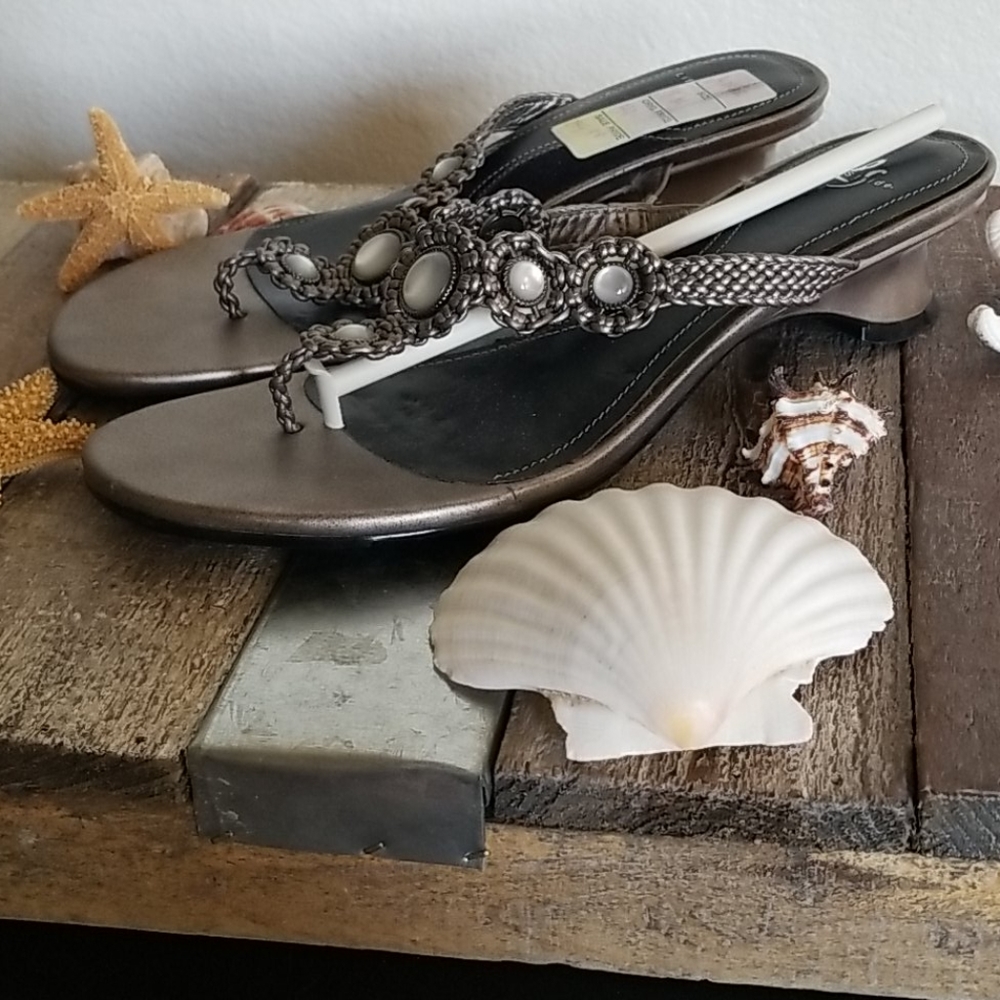 NEW! LIFE STRIDE JEMILLA SANDALS